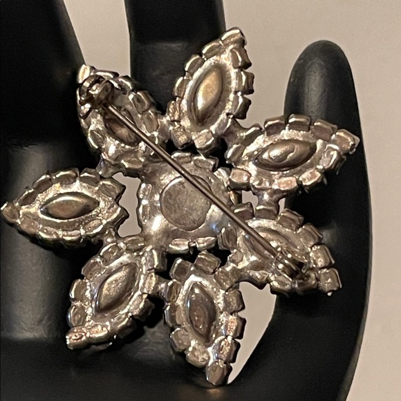 Vintage Black & Clear Glass Rhinestone Floral Brooch - Picture 6 of 6